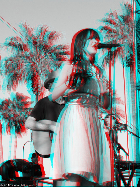 She & Him at Coachella 2010, shot in stereoscopic 3D by Coldie.